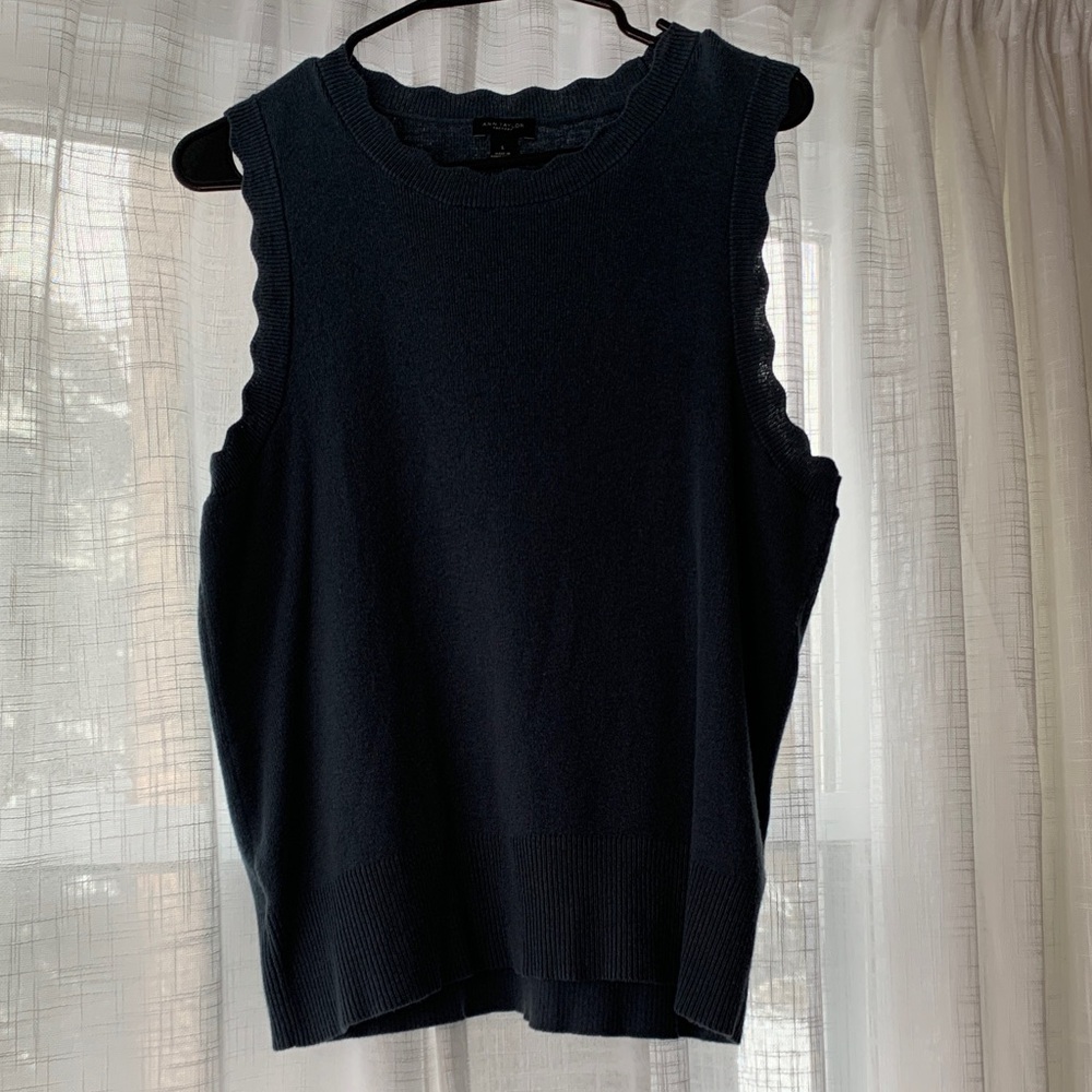 Ann Taylor Navy Sleeveless Scallop-Trim Knit Tank